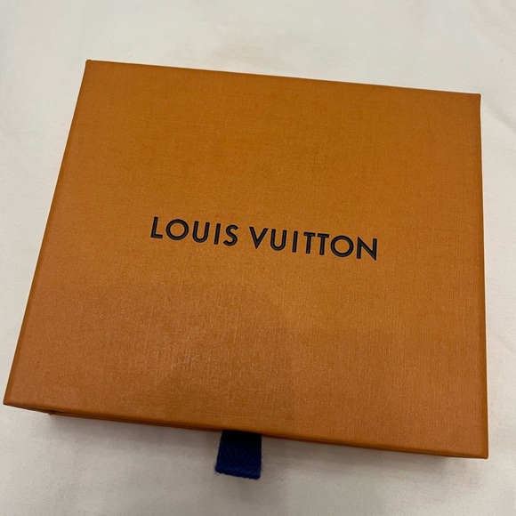 Louis Vuitton Dog Collar - Picture 10 of 12